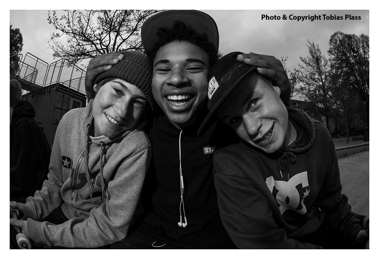 friends photo tobias plass